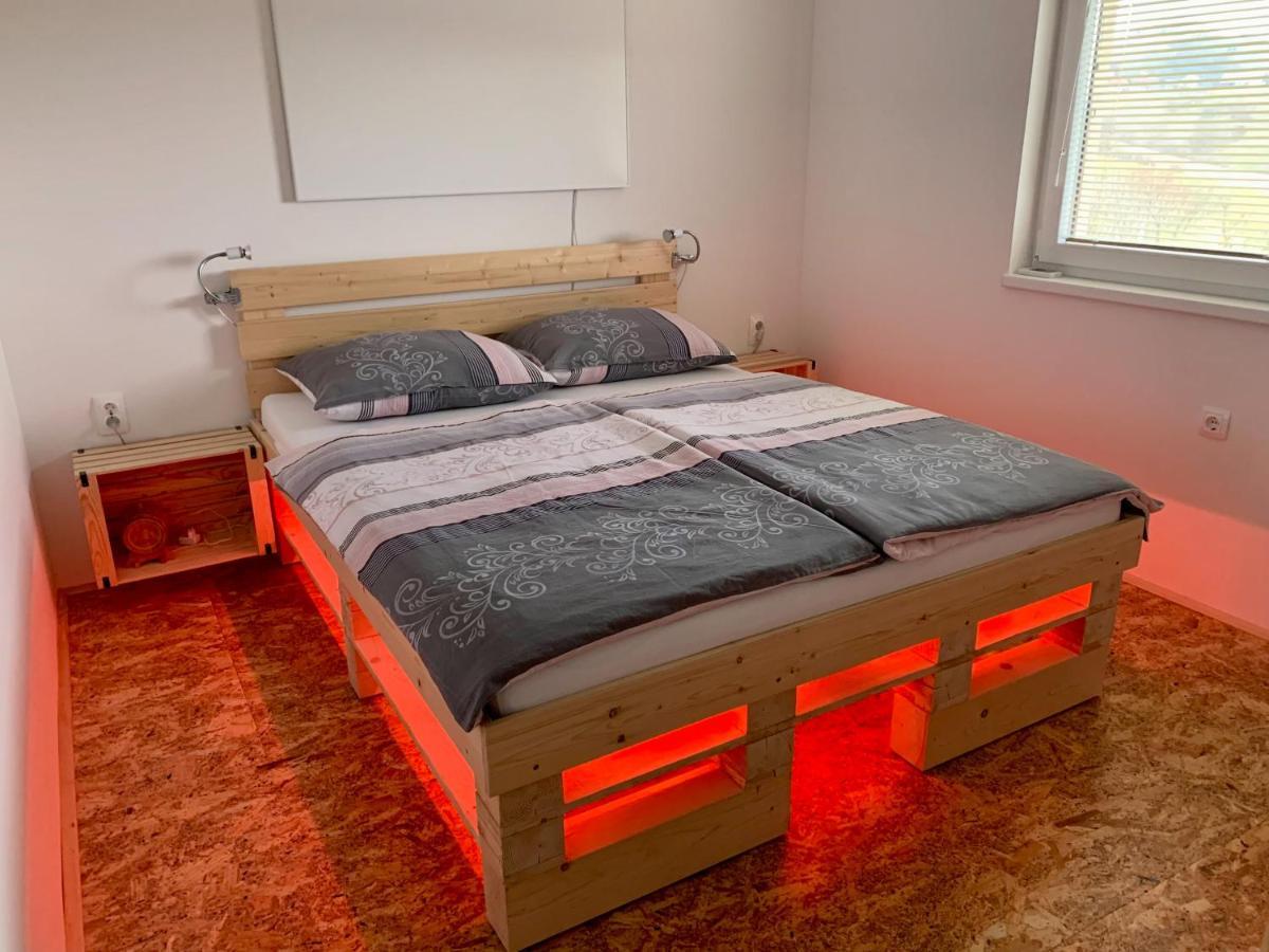 Holiday House Zlacka Gorca Pristava pri Mestinju Екстер'єр фото